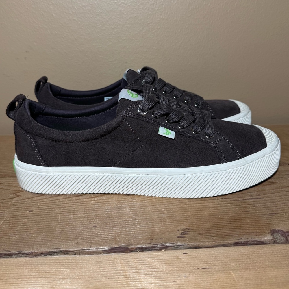 Cariuma OCA Low Dark Brown Canvas Suede Unisex Sneakers W 9.5 M 8 - Picture 5 of 9